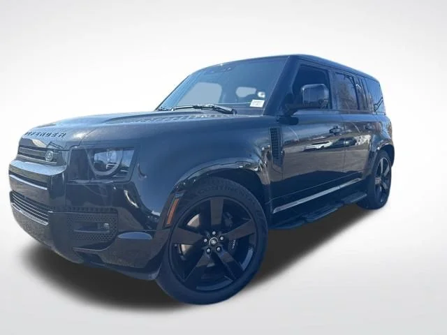2025 Land Rover Defender 110 V8 P525's photo