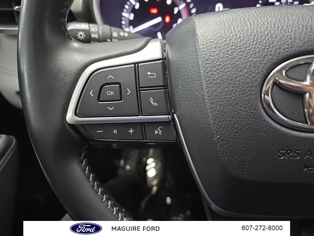Used 2022 Moon Dust Toyota XLE image 23
