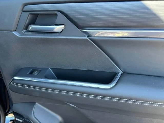 New 2026 Ebony Twilight Metallic GMC Elevation image 21