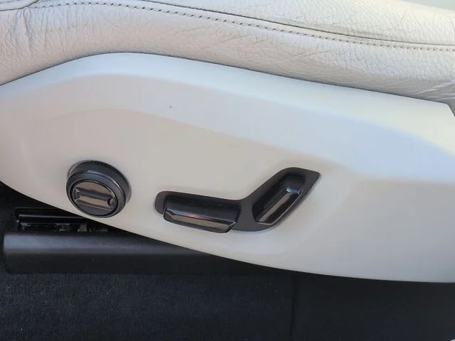 Used 2021 White Volvo T5 Momentum image 15