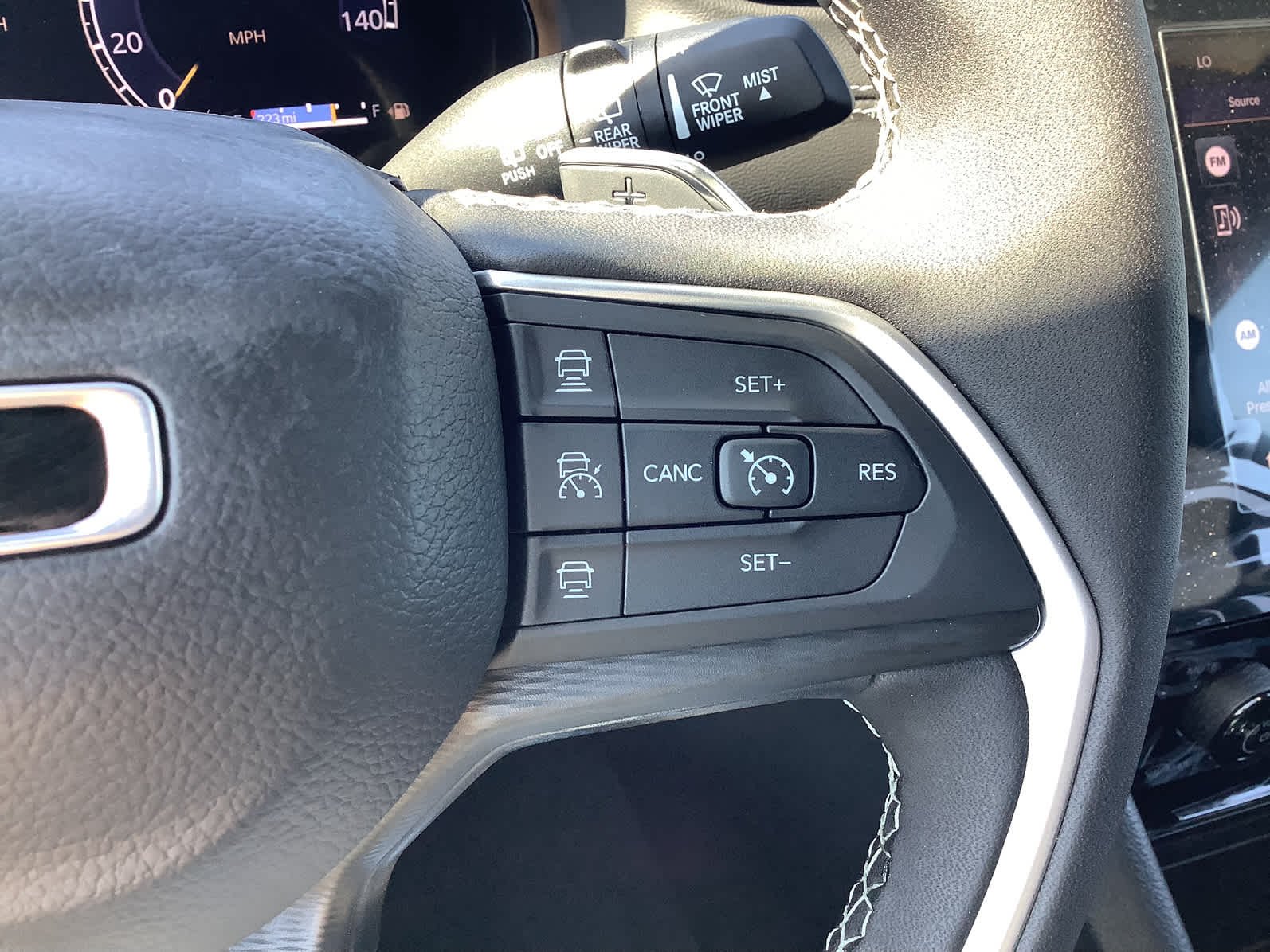 2025 Jeep Grand Cherokee Laredo - Photo 25