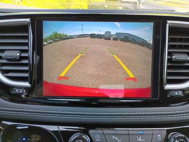 New 2027 Red Hot Pearl-Coat Exterior Paint Chrysler Select image 16