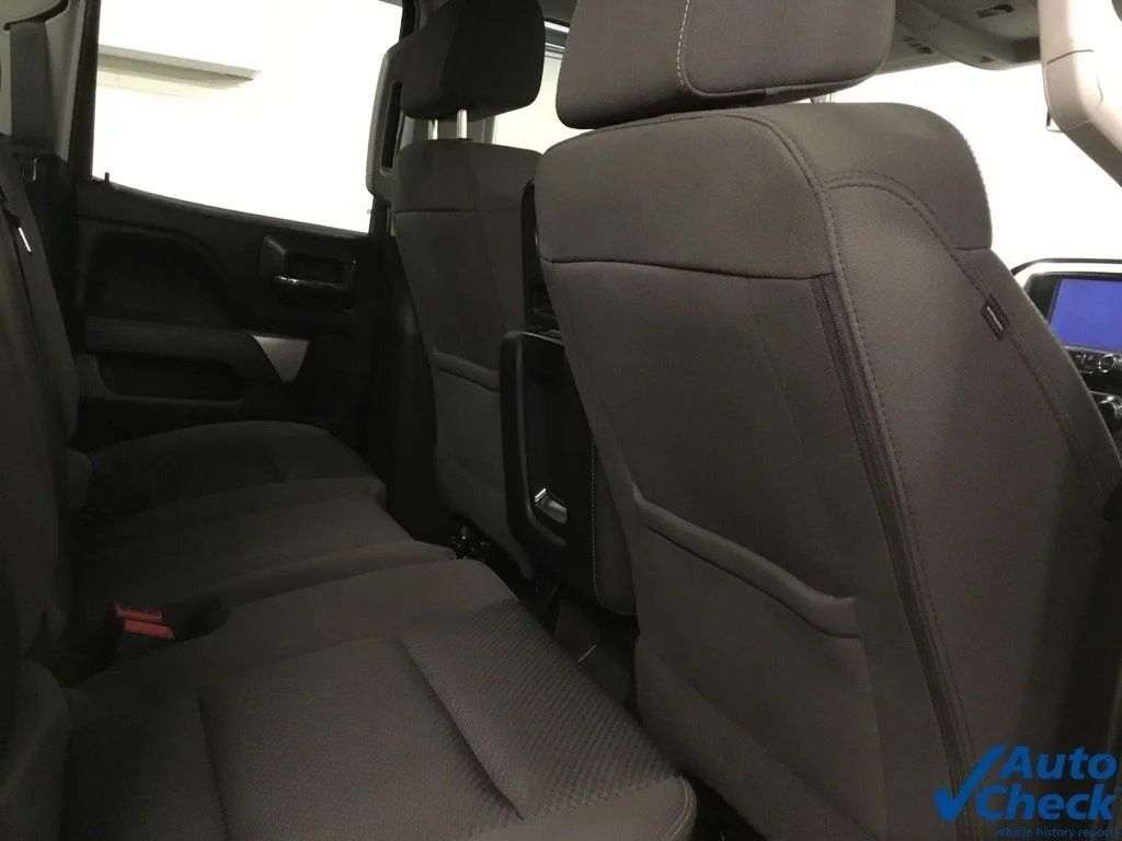 Used 2018 Silver Chevrolet LT image 38