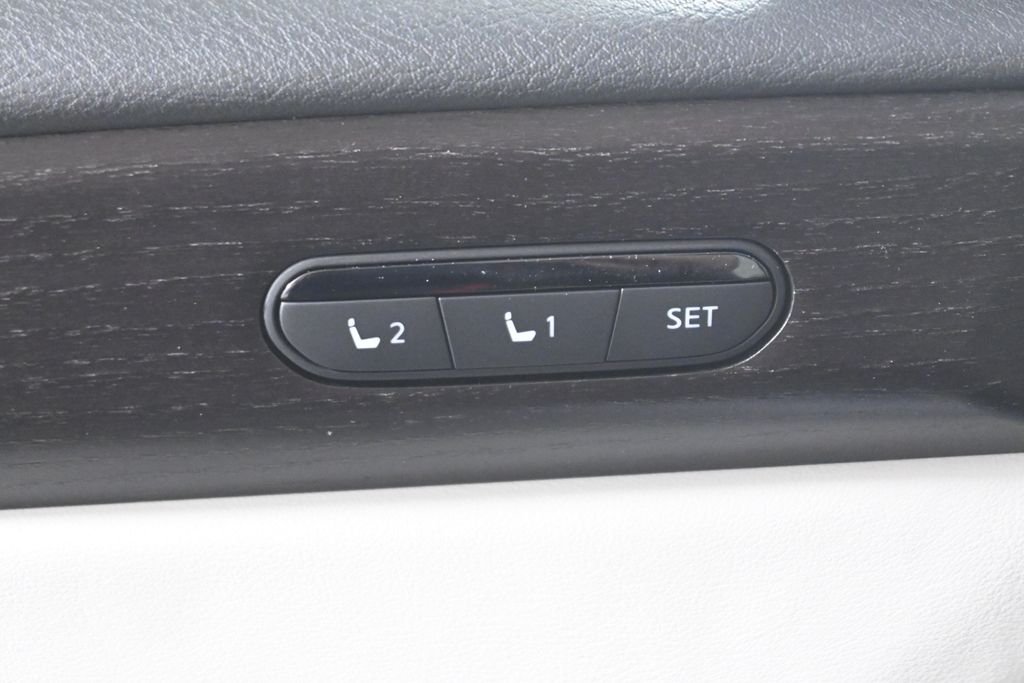 New 2027 2T RAD WHT INFINITI Autograph AWD image 27