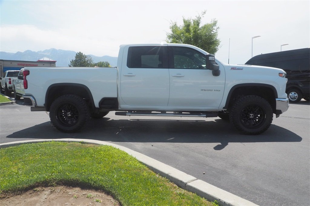 2024 Chevrolet Silverado 2500HD LT photo 4