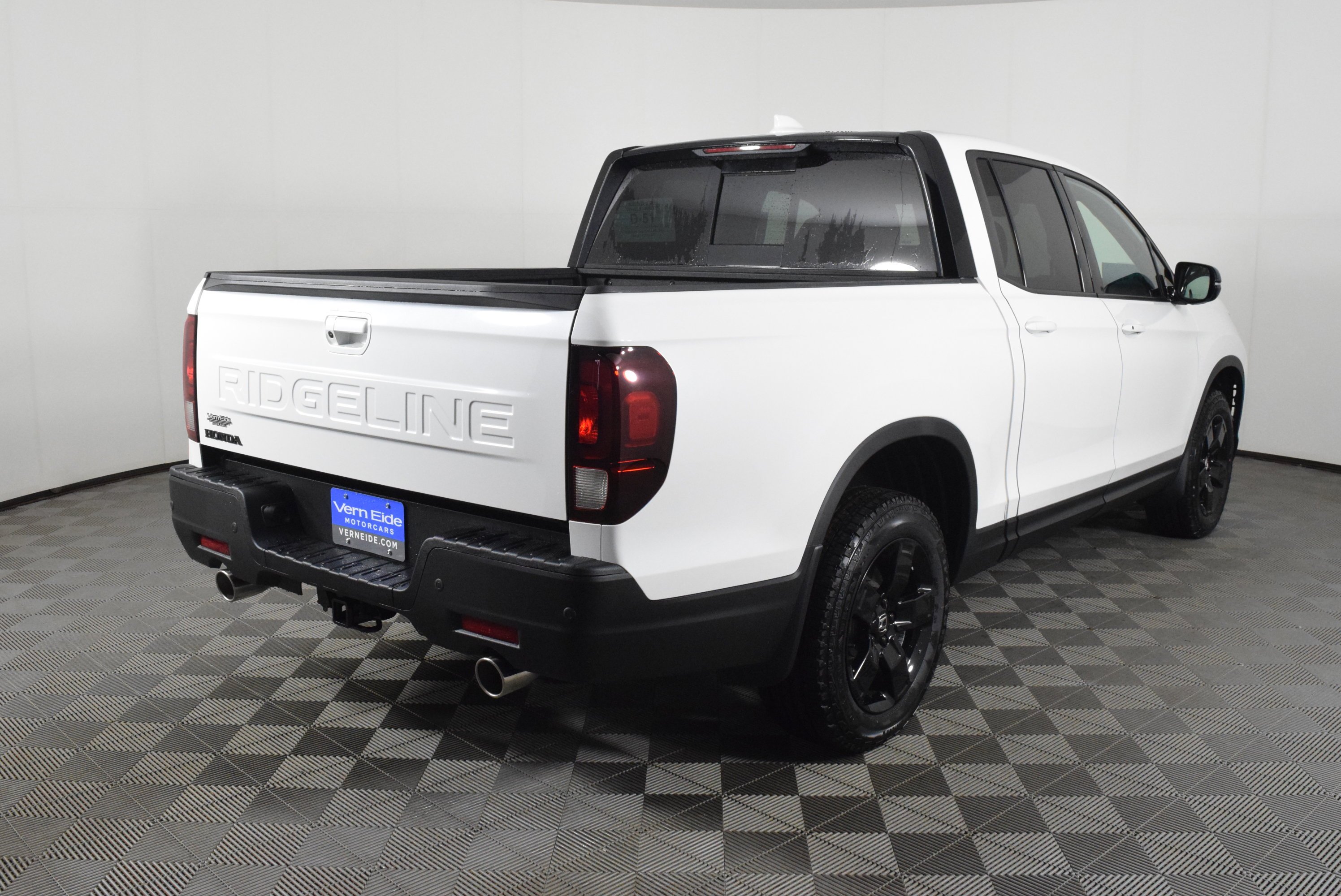 New 2026 Platinum White Pearl Honda Black Edition image 6