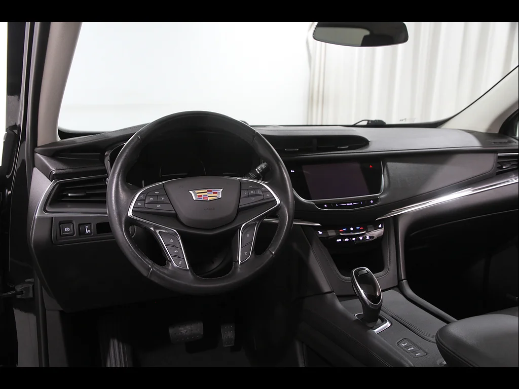 Used 2019 Stellar Black Metallic Cadillac Luxury image 6