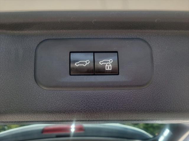 Certified Used 2024 WIND CHILL PEARL Toyota  image 34