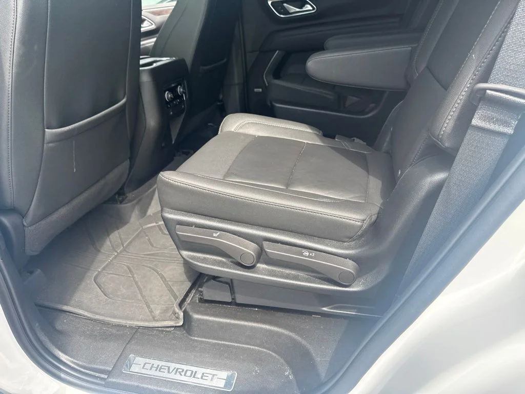 Used 2023 White Chevrolet Z71 image 9