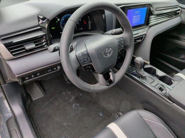 Certified Used 2025  Toyota SE image 17