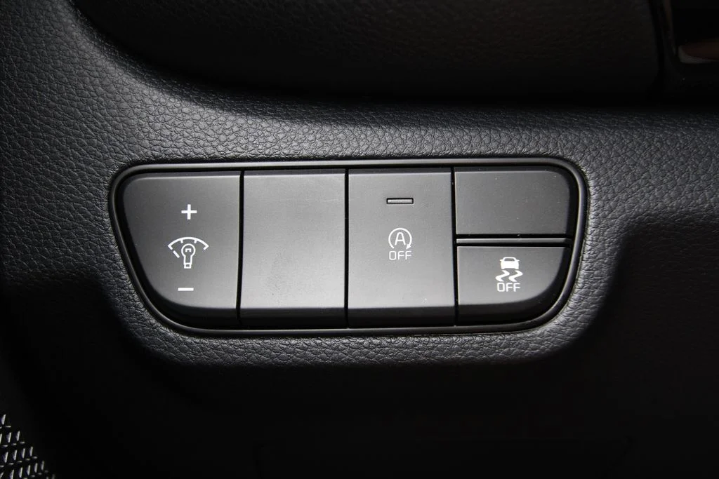 New 2026 Pluton Blue / Black Roof Kia S image 22