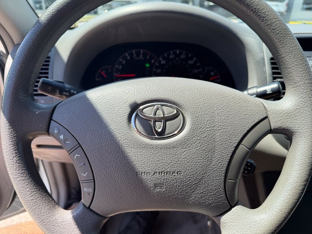 Used 2006  Toyota  image 25