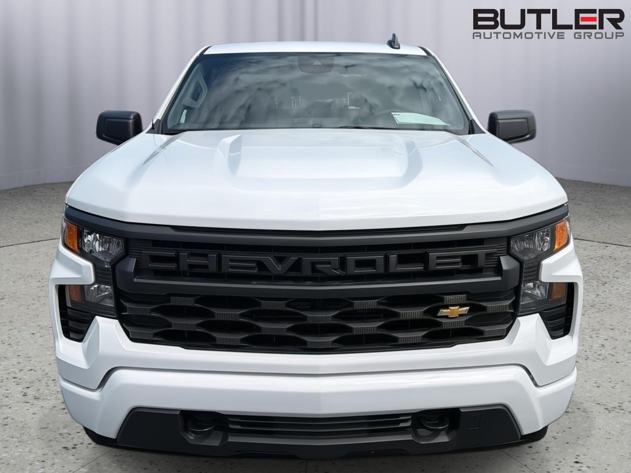 Used 2024 Summit White Chevrolet Custom image 9