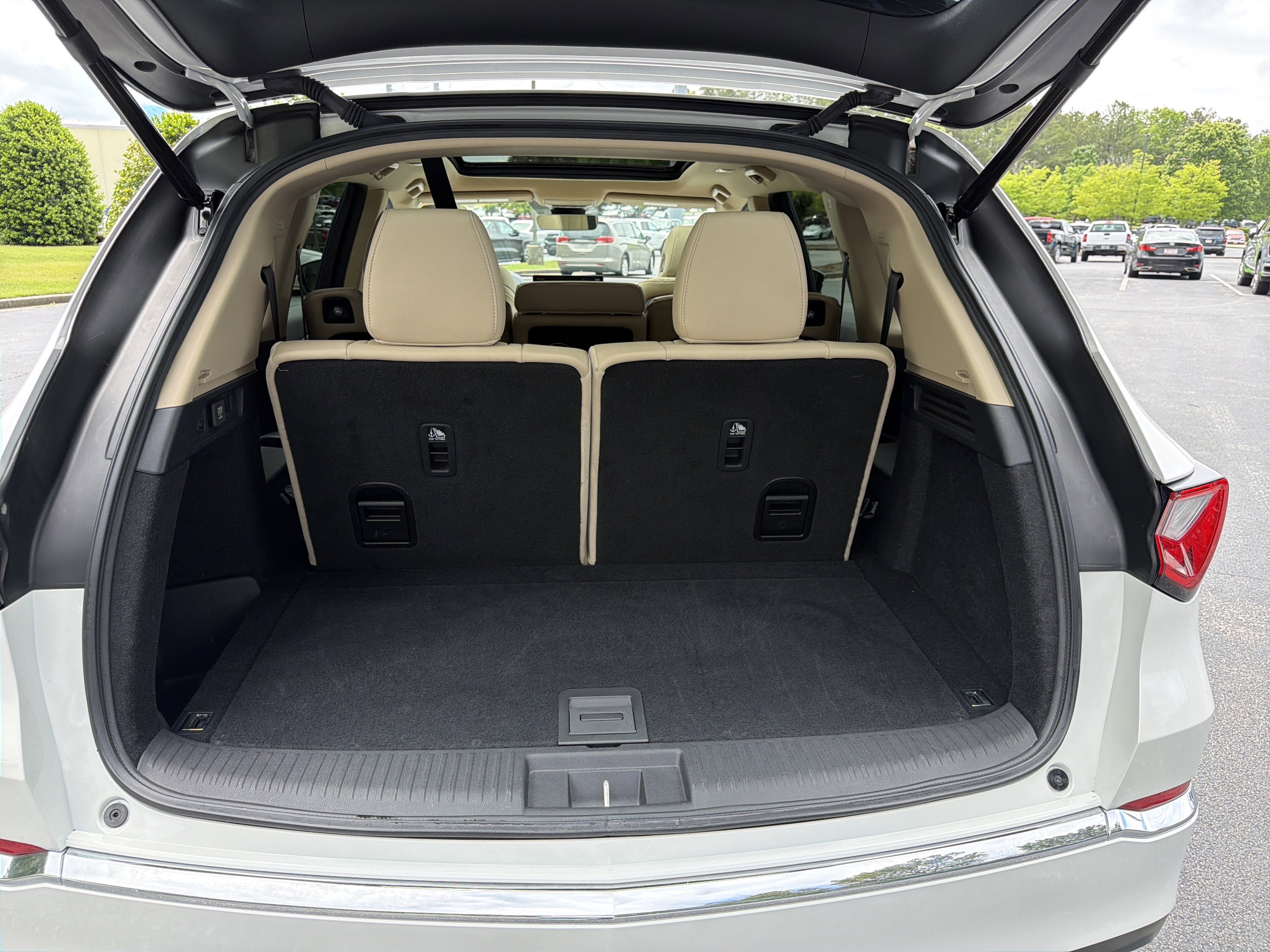 Used 2023  Acura  image 19