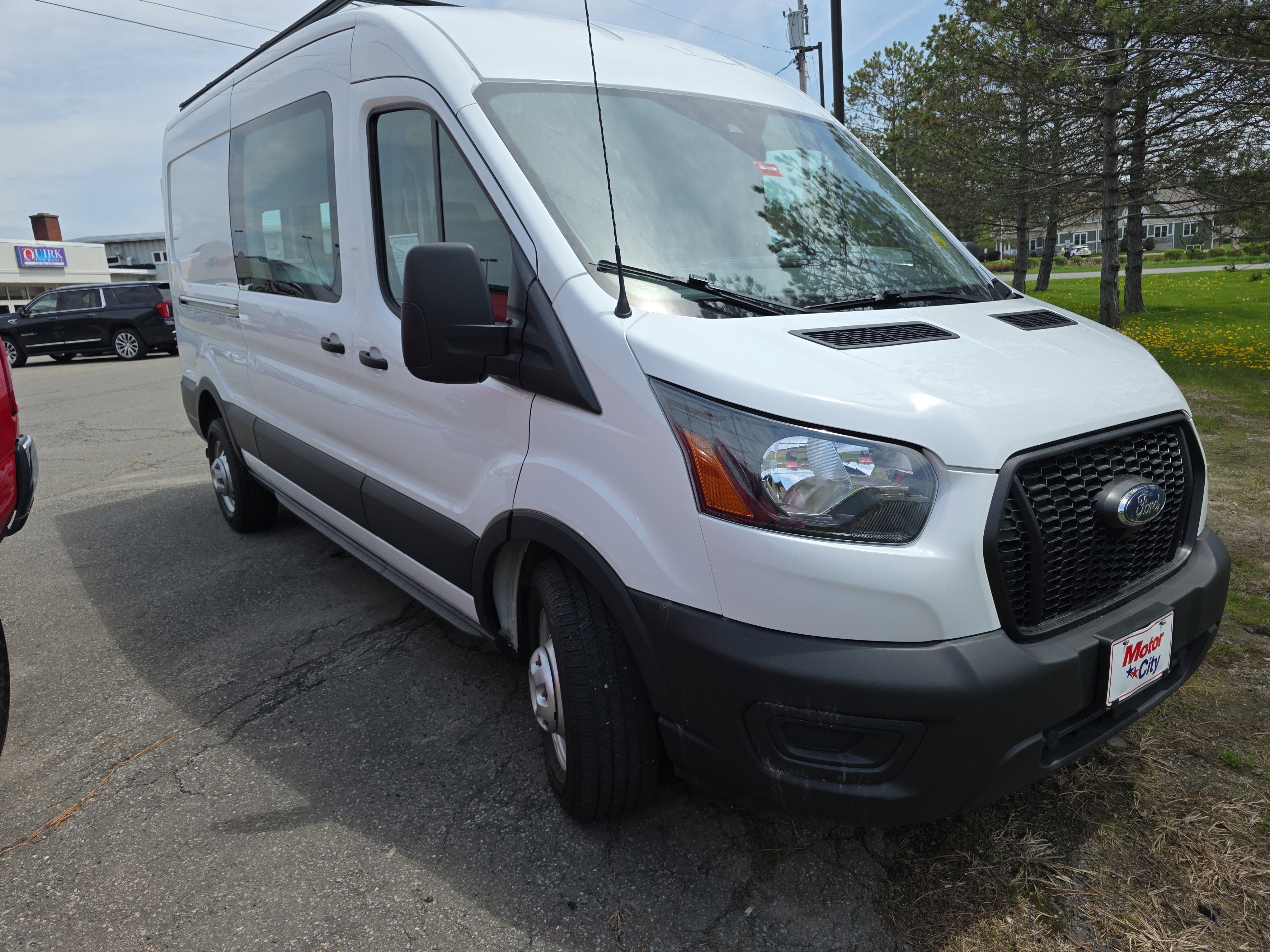 Used 2023 Oxford White Ford T250 MED RF AWD image 5