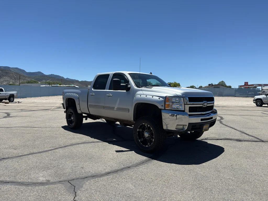 Used 2010 SHEER SILVER METALLIC Chevrolet LTZ image 5