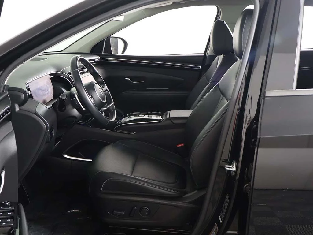 Used 2022 Black Hyundai Limited image 27