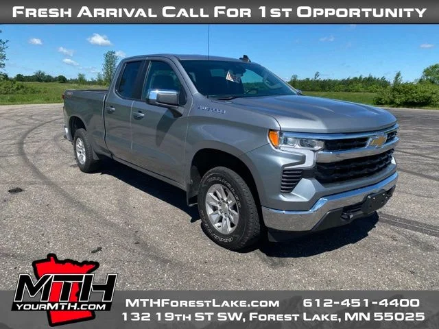 Used 2023 Gray Chevrolet LT image 2