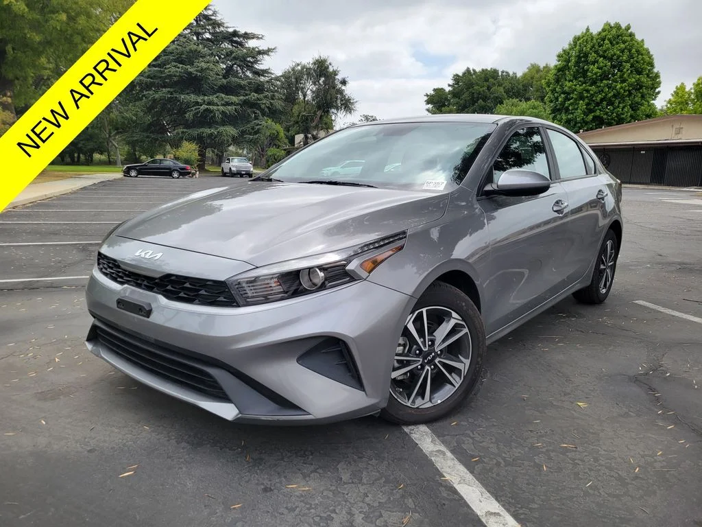 2024 Kia Forte LXS AT's photo