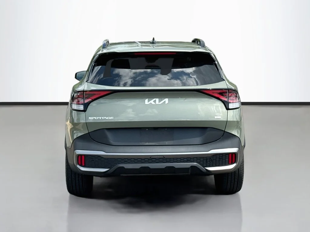 Used 2024 Green Kia X-Line Prestige image 6