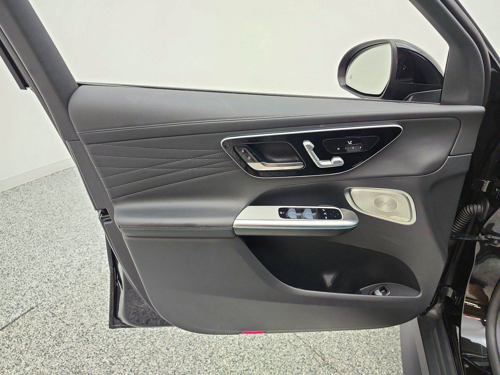 Used 2023 Black Mercedes-Benz GLC 300 SUV image 18