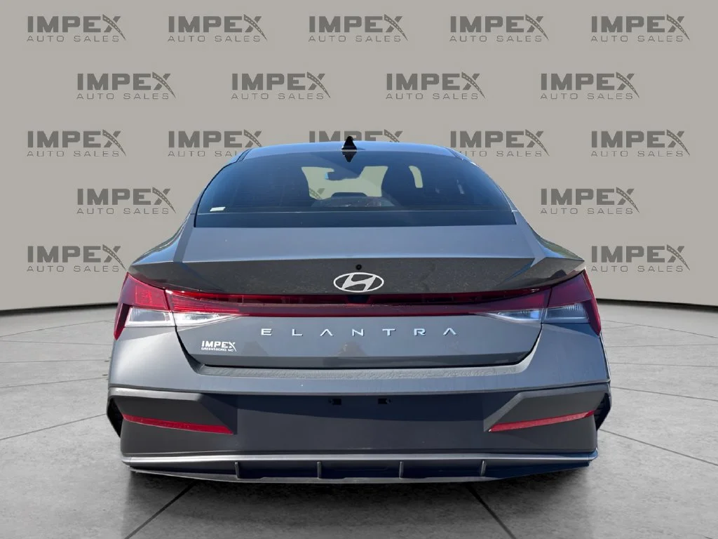 Used 2024 Gray Hyundai SEL image 4