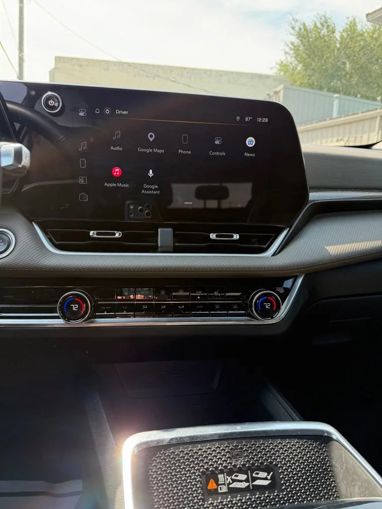Used 2025 Summit White Chevrolet LT image 14