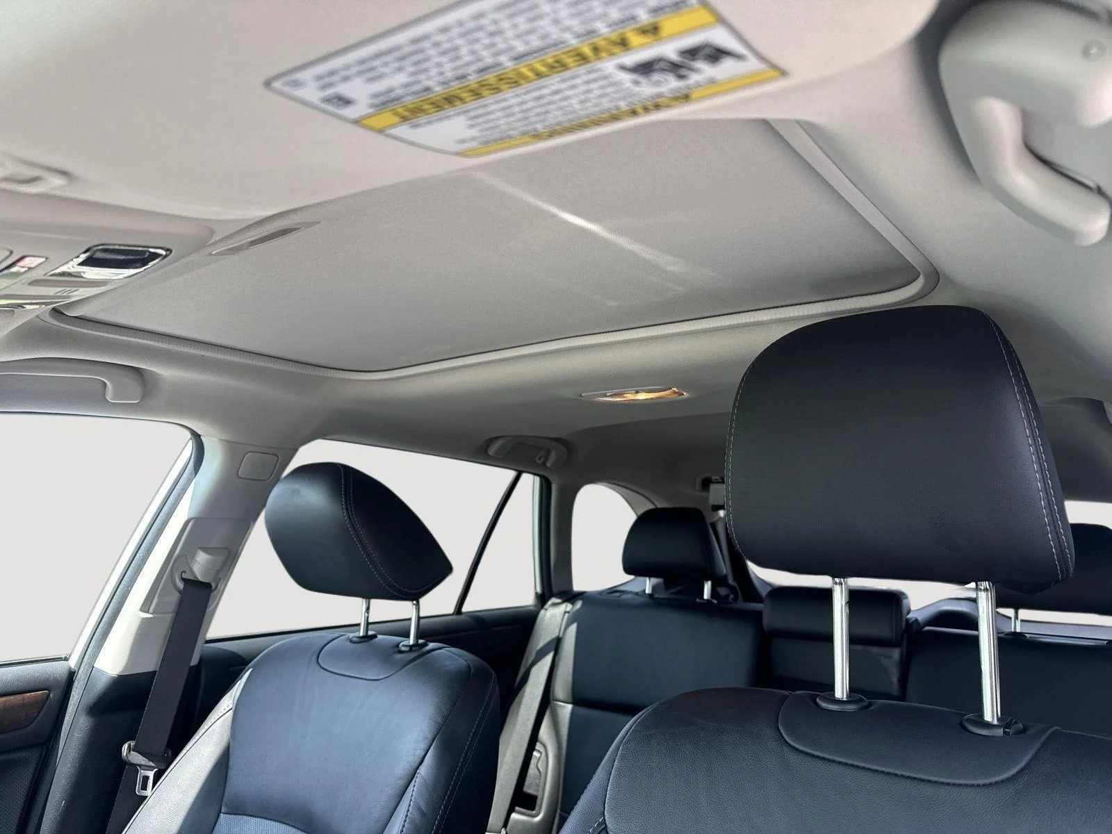Used 2017 Crystal White Pearl Subaru Limited image 4