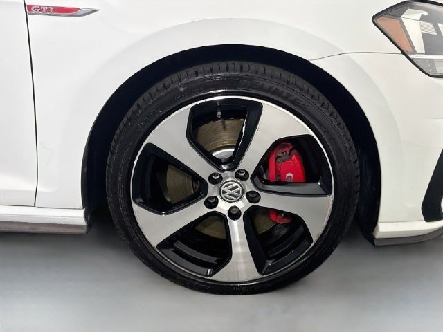 Used 2019 Pure White Volkswagen Autobahn image 27