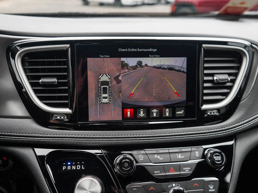 2026 Chrysler Pacifica Select - Photo 26