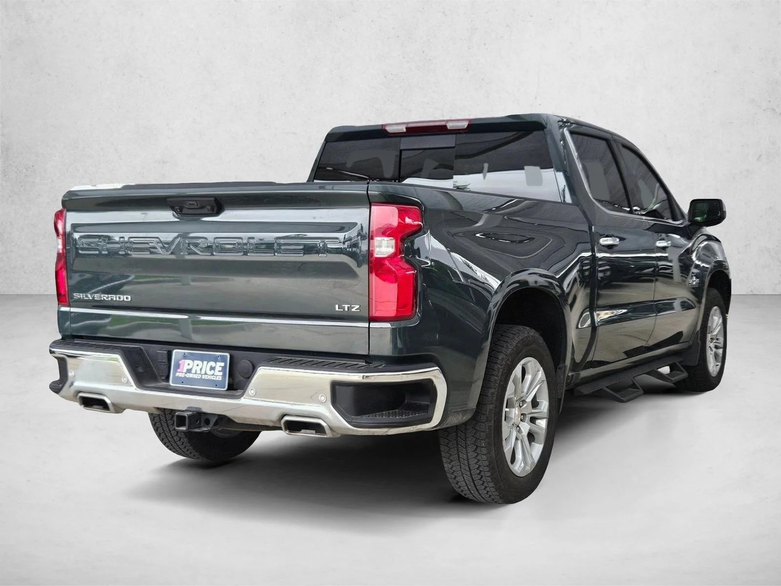 Used 2025 Cypress Gray Chevrolet LTZ image 5