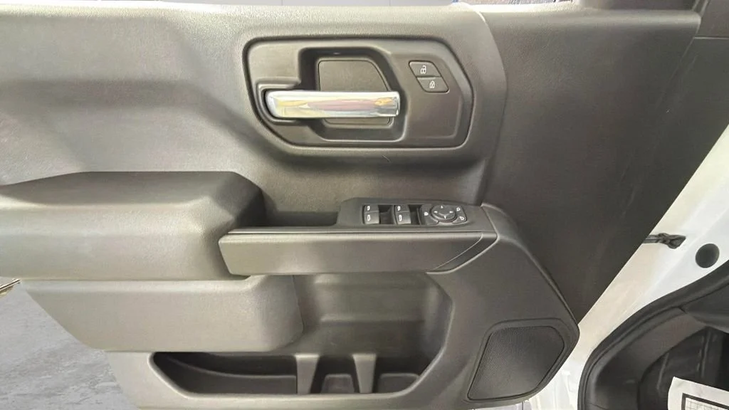Used 2020 SUMMIT WHITE Chevrolet Custom image 24