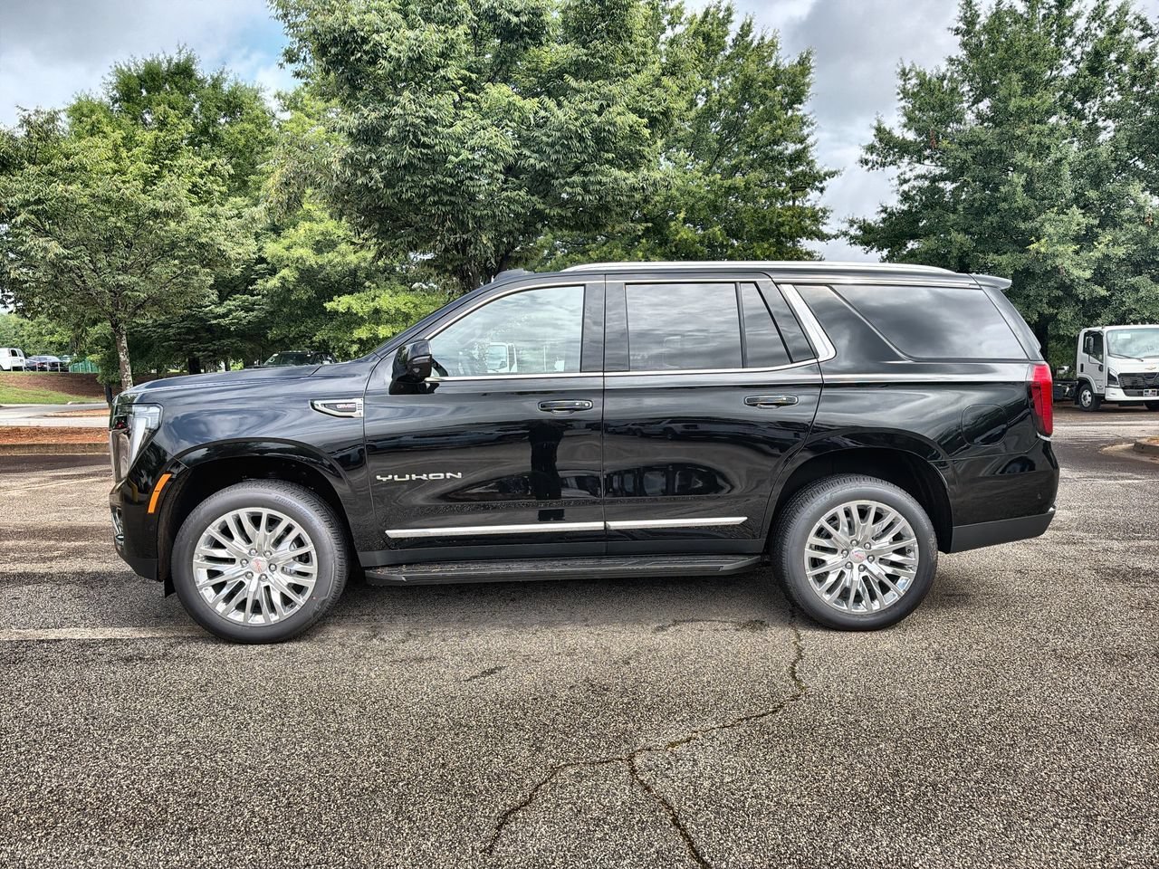 New 2026 Onyx Black GMC Elevation image 5