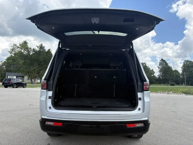 2024 Jeep Wagoneer Series II - Photo 16