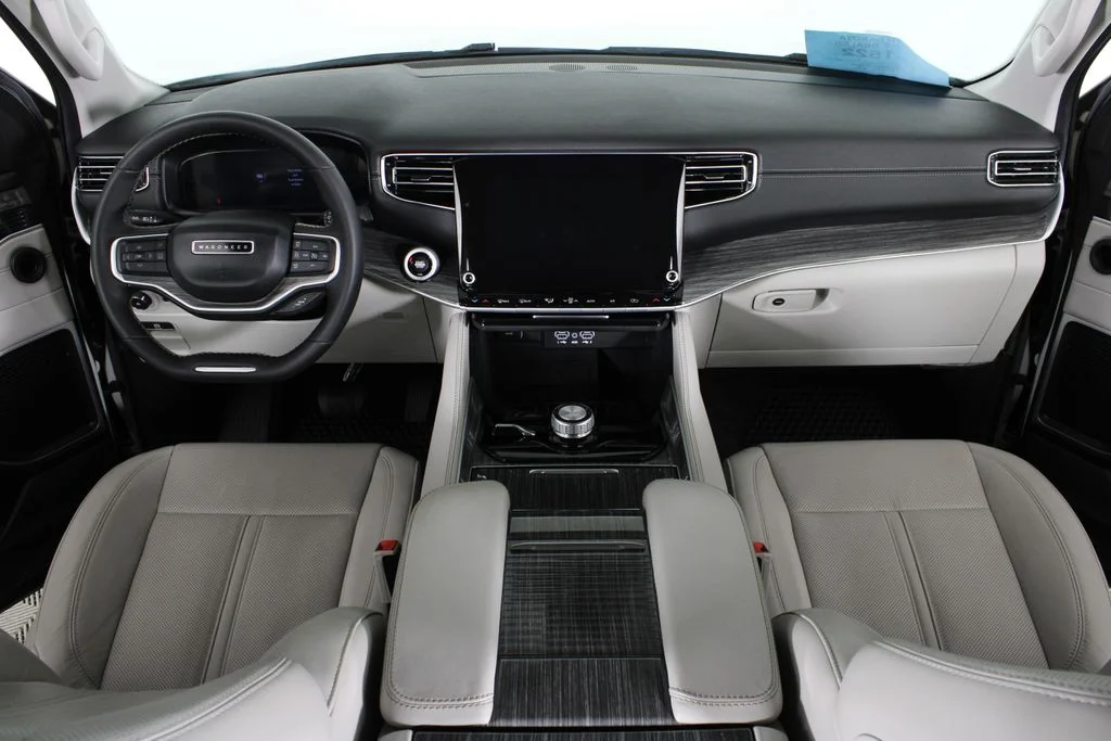 Used 2022 White Jeep Series II image 28