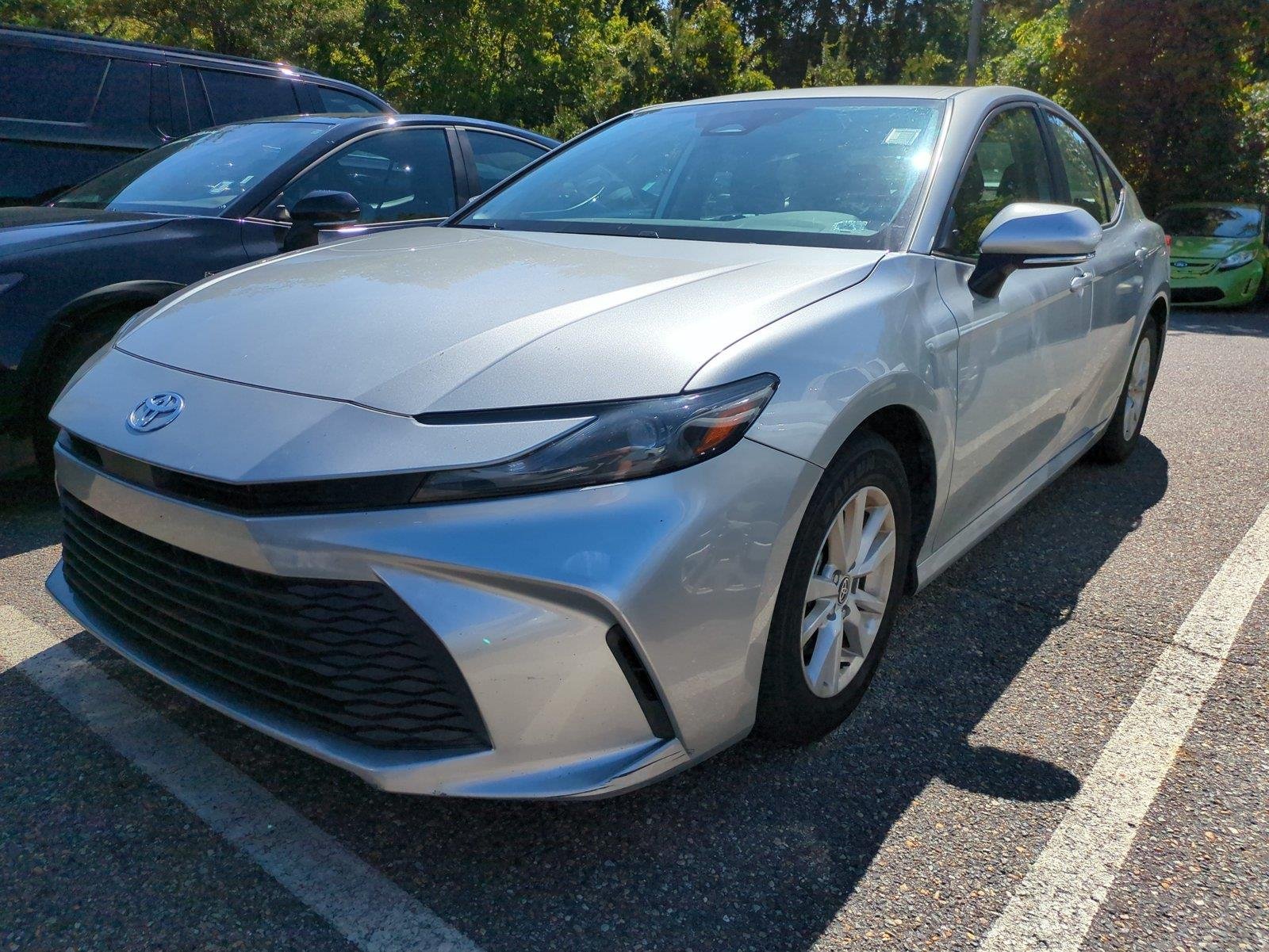 Used 2025  Toyota LE image 6