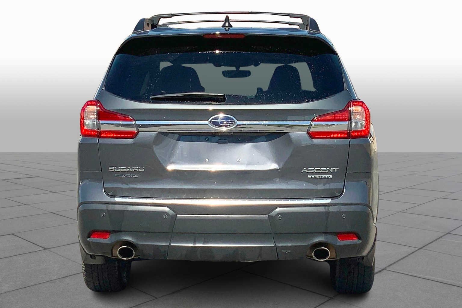 Used 2020 Magnetite Gray Metallic Subaru Limited image 5