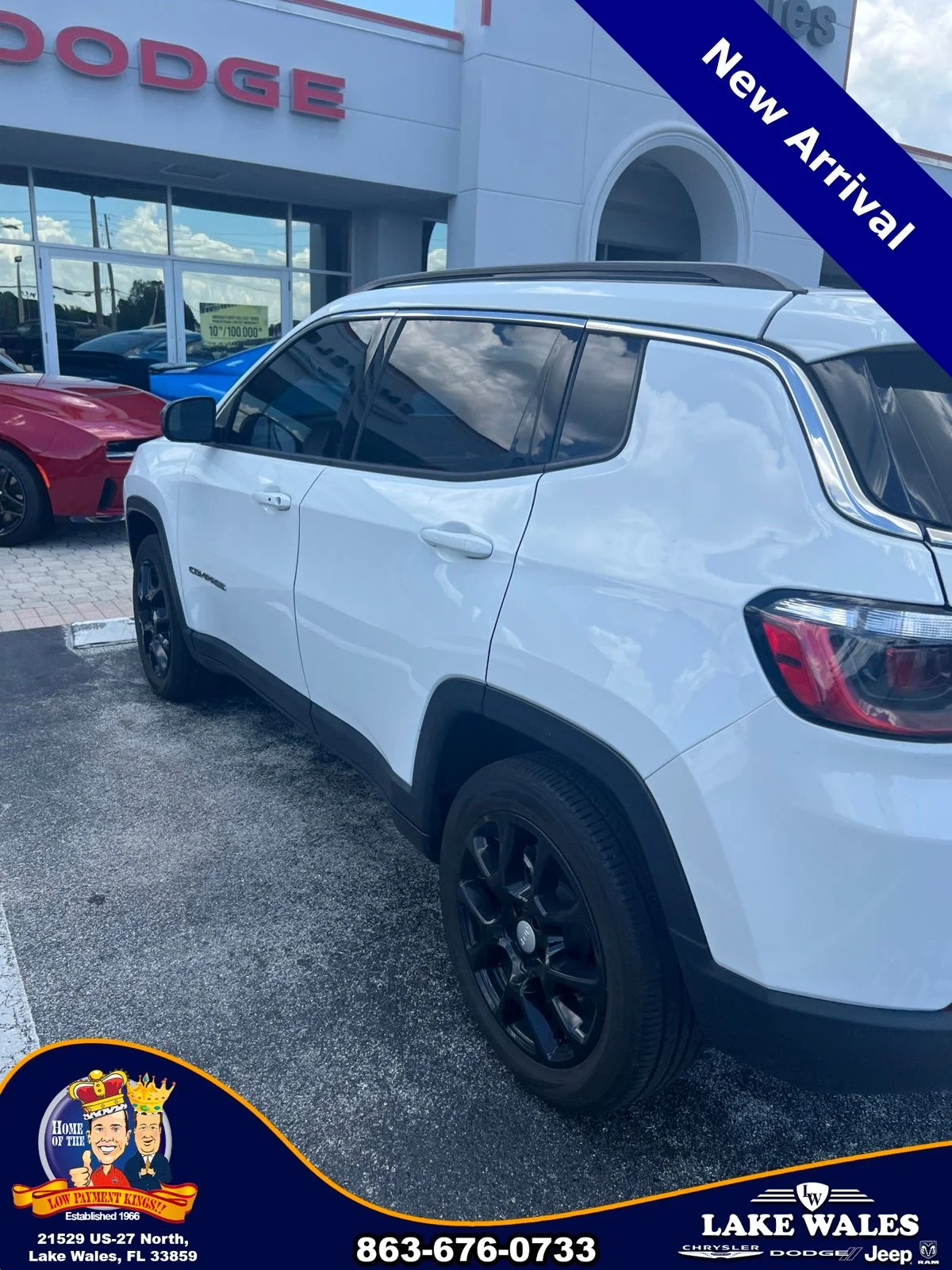 Used 2023 White Jeep Latitude Lux image 10