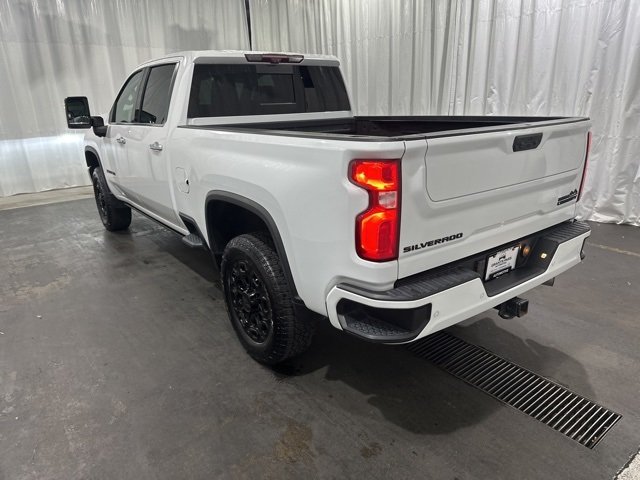 2022 Chevrolet Silverado 3500HD High Country photo 4