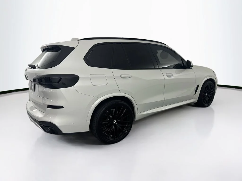 Used 2021 White BMW sDrive40i image 5