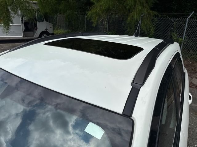 Used 2022 White Ford SE image 10