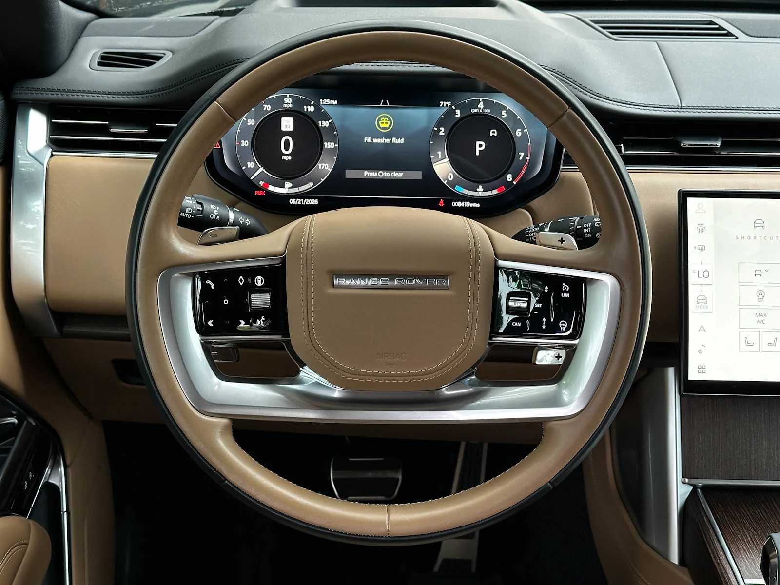 Used 2024  Land Rover SE image 16