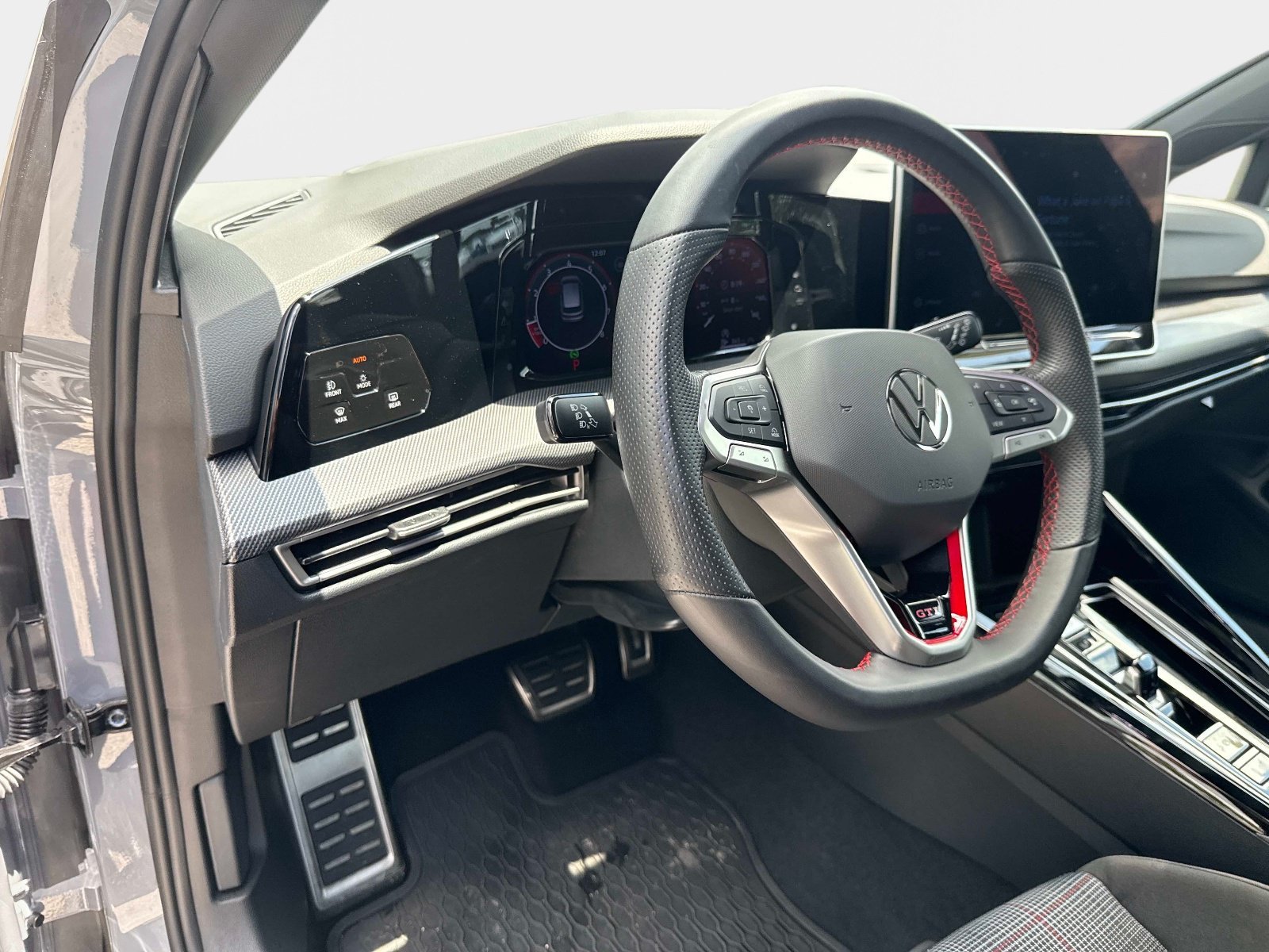 Used 2025 Moonstone Gray Volkswagen S image 18