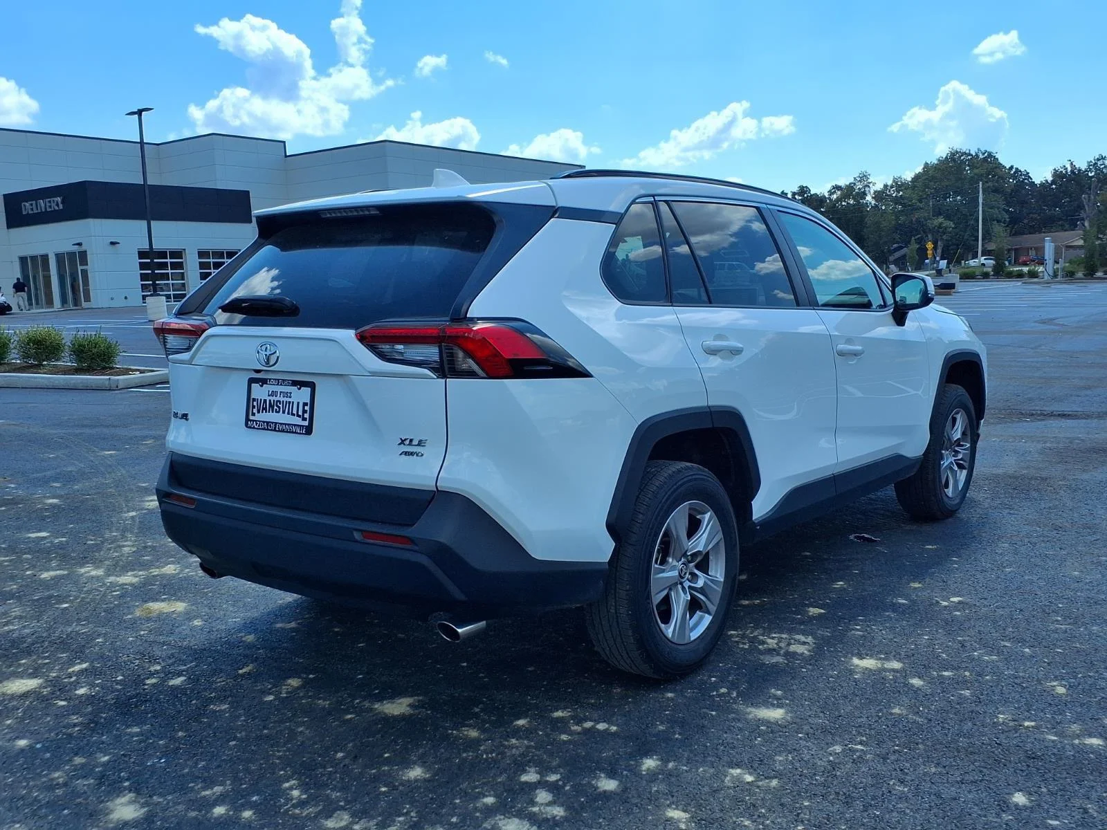 Used 2025 Ice Cap Toyota XLE image 24