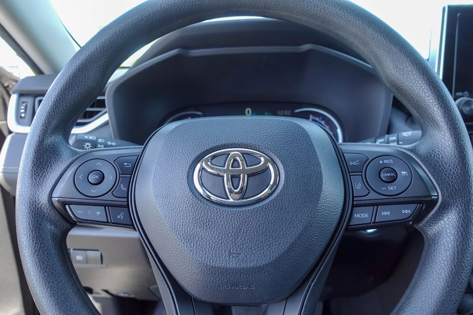 Used 2025 Midnight Black Metallic Toyota XLE image 16