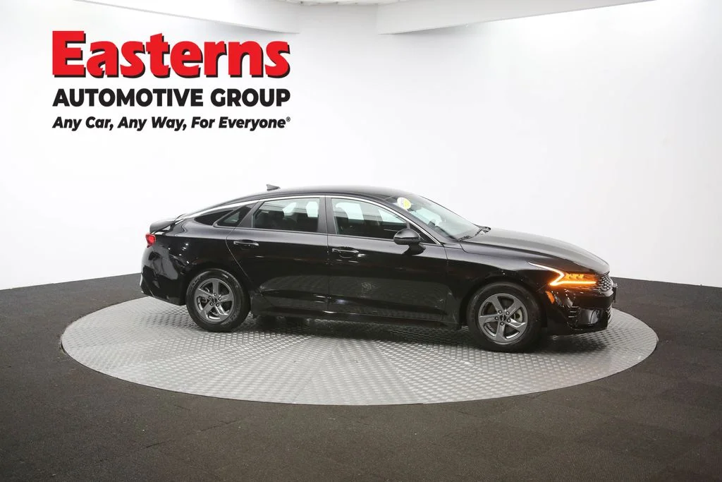 Used 2024 Gray Nissan SV image 46