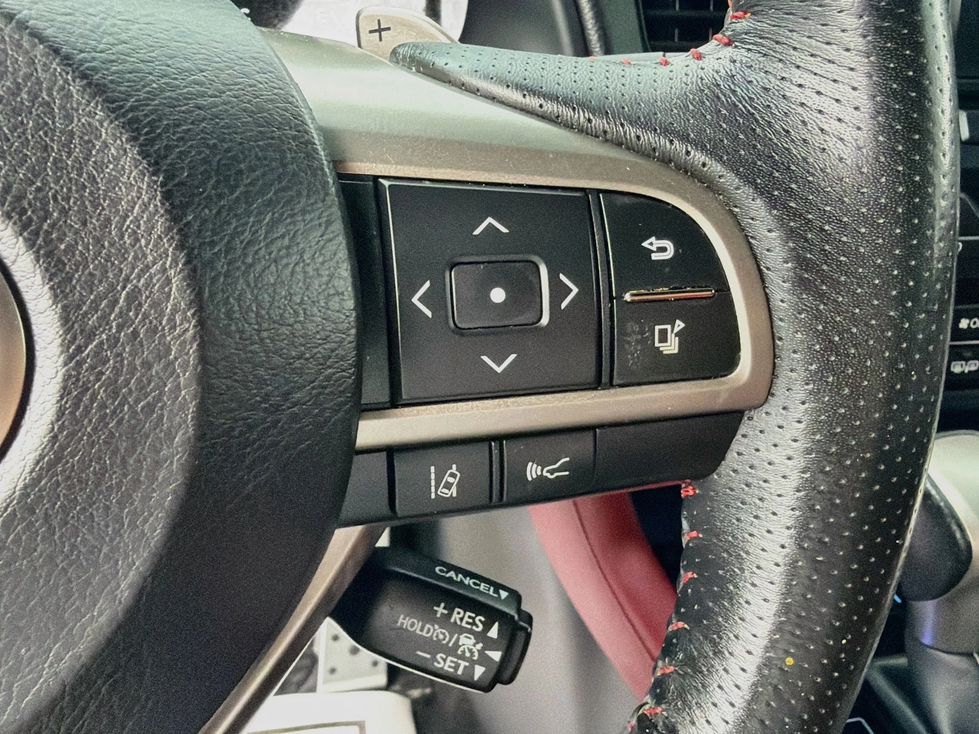 Used 2019 Ultra White Lexus RX 350 F SPORT image 38