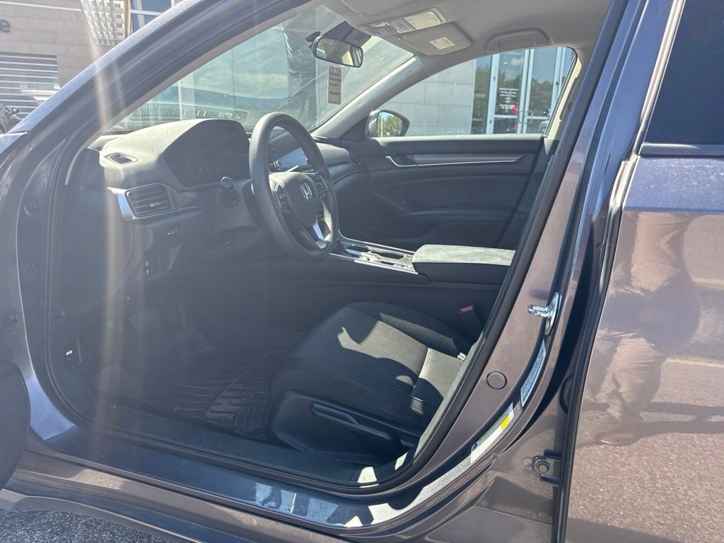 Used 2018 Gray Honda LX image 7