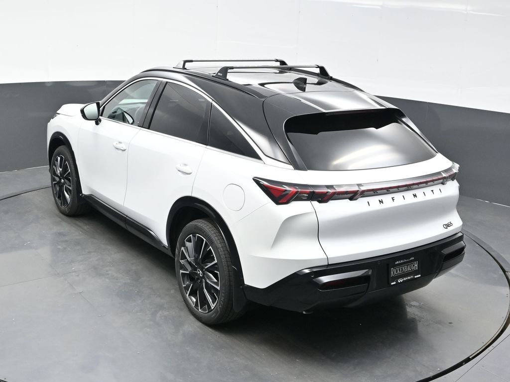 New 2027 2T RAD WHT INFINITI Autograph AWD image 42