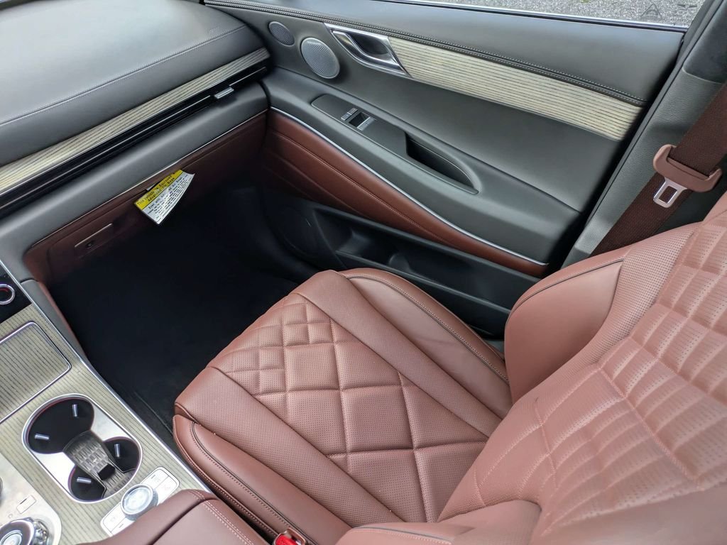 Used 2025 Silver Genesis 3.5T Prestige image 18